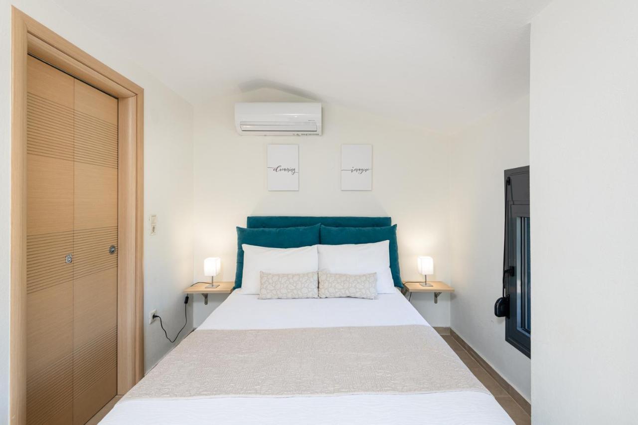 #flh - Amalthia & αthena Beachfront In Holiday home Pefkochori