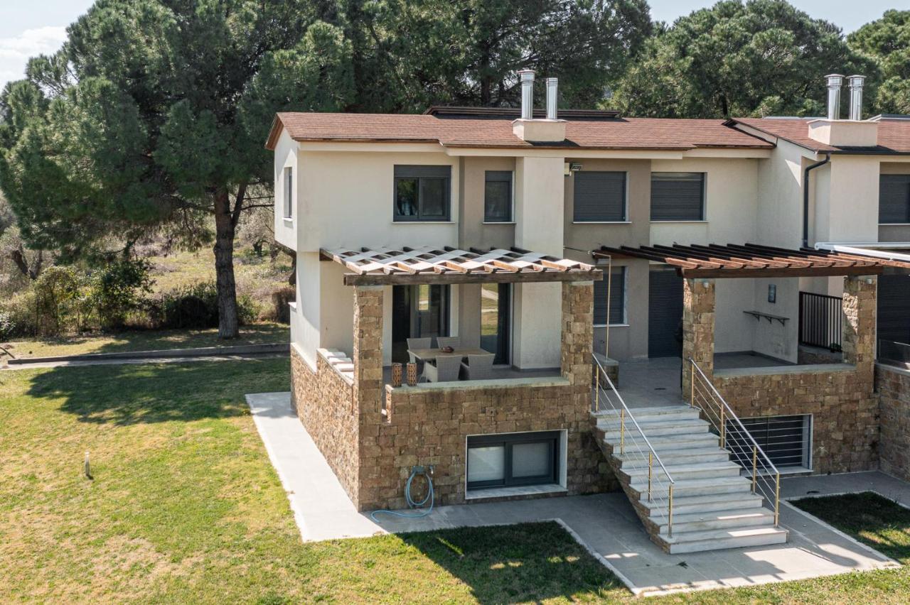#flh - Amalthia & αthena Beachfront In Pefkochori