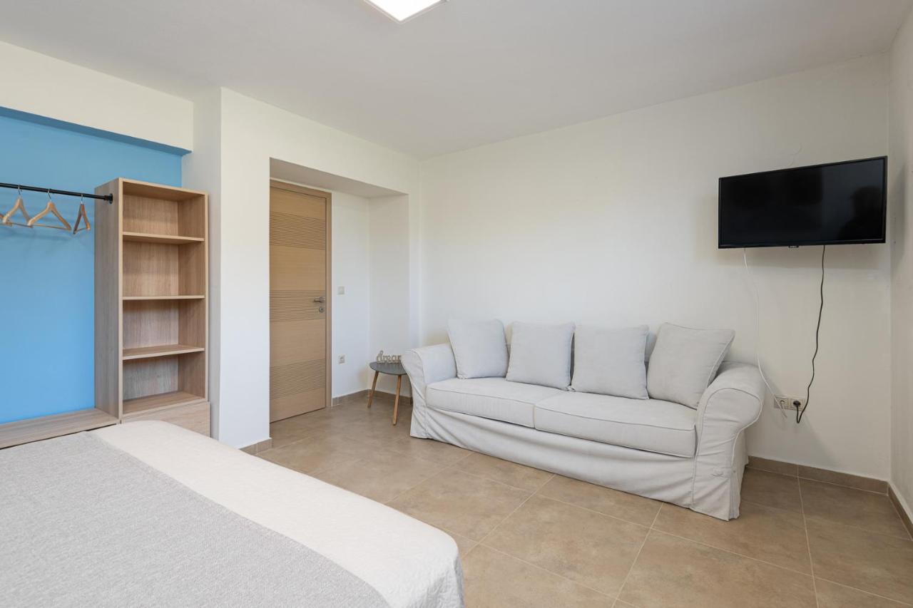 #flh - Amalthia & αthena Beachfront In Pefkochori
