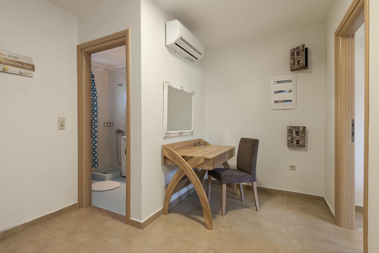 #flh - Amalthia & αthena Beachfront In