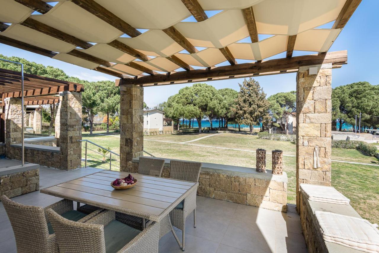 #flh - Amalthia & αthena Beachfront In Holiday home Pefkochori