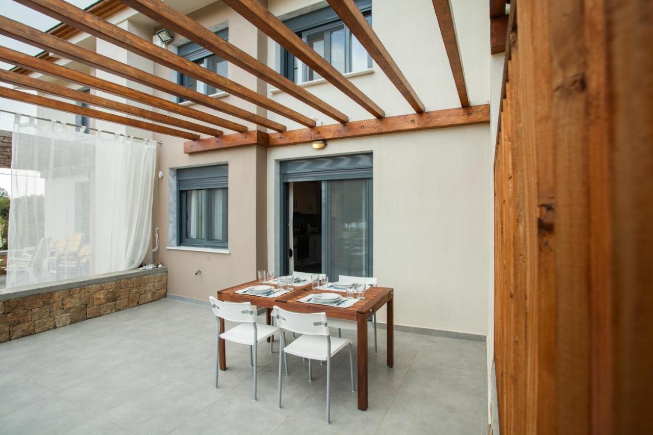 #flh - Amalthia & αthena Beachfront In Holiday home