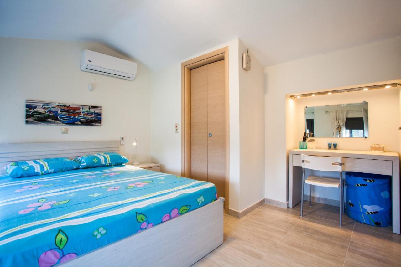 #flh - Amalthia & αthena Beachfront In Holiday home Pefkochori